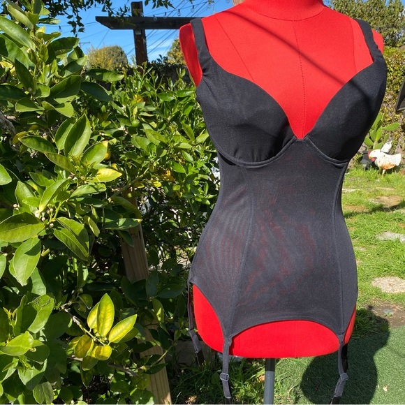 La Perla Other - NWT La Perla black Corset Bustier With Attached Garter Straps Size 38
